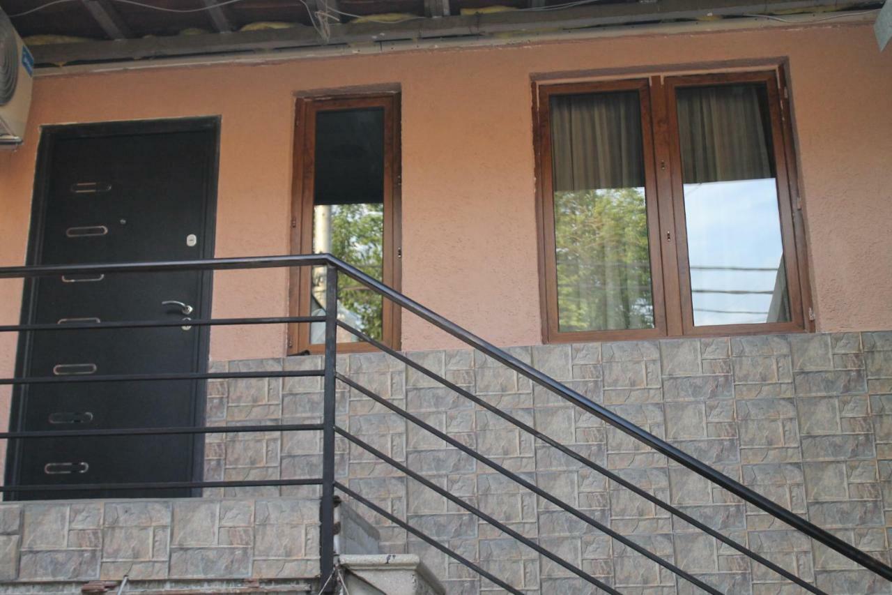 شقة تبليسي  في Family Apartament المظهر الخارجي الصورة